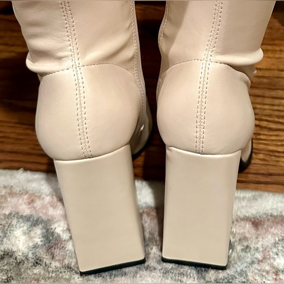 EUC Public Desire “Caryn” Ultimate 70’s “Go-Go Boot” in a Creamy Off-White Sz 6 - Picture 5 of 13